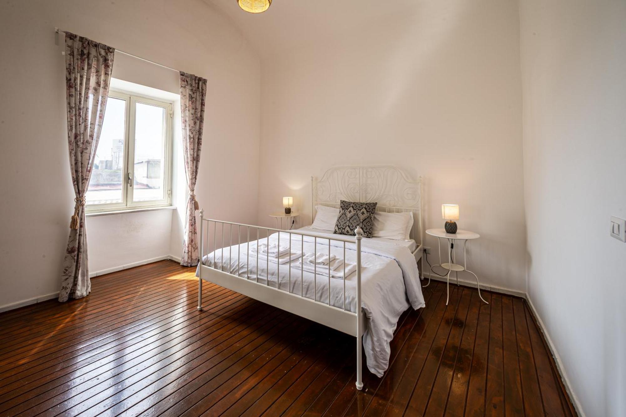 Mh Suites Rooms Apartments บาโคลี ภายนอก รูปภาพ