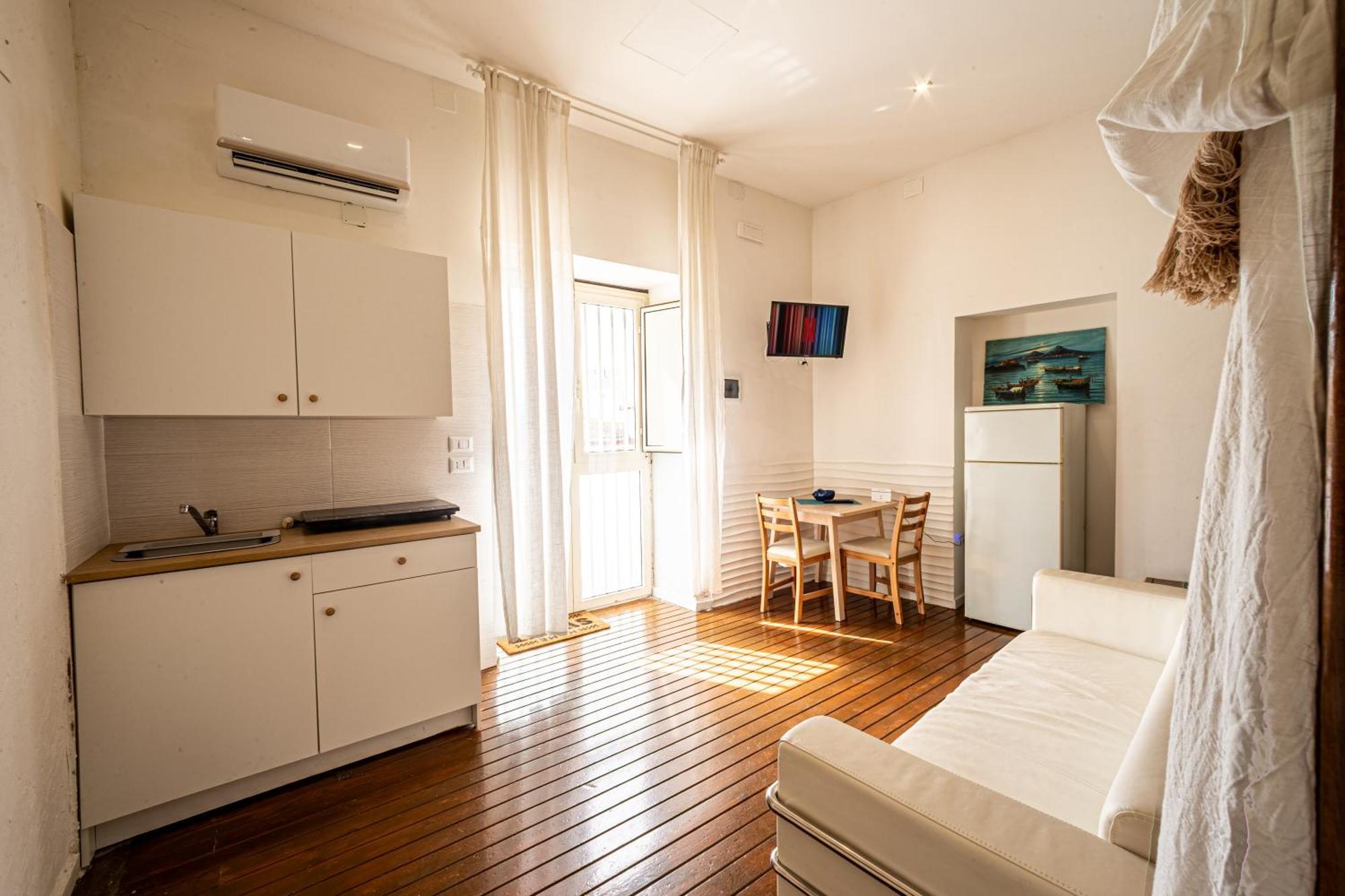 Mh Suites Rooms Apartments บาโคลี ภายนอก รูปภาพ