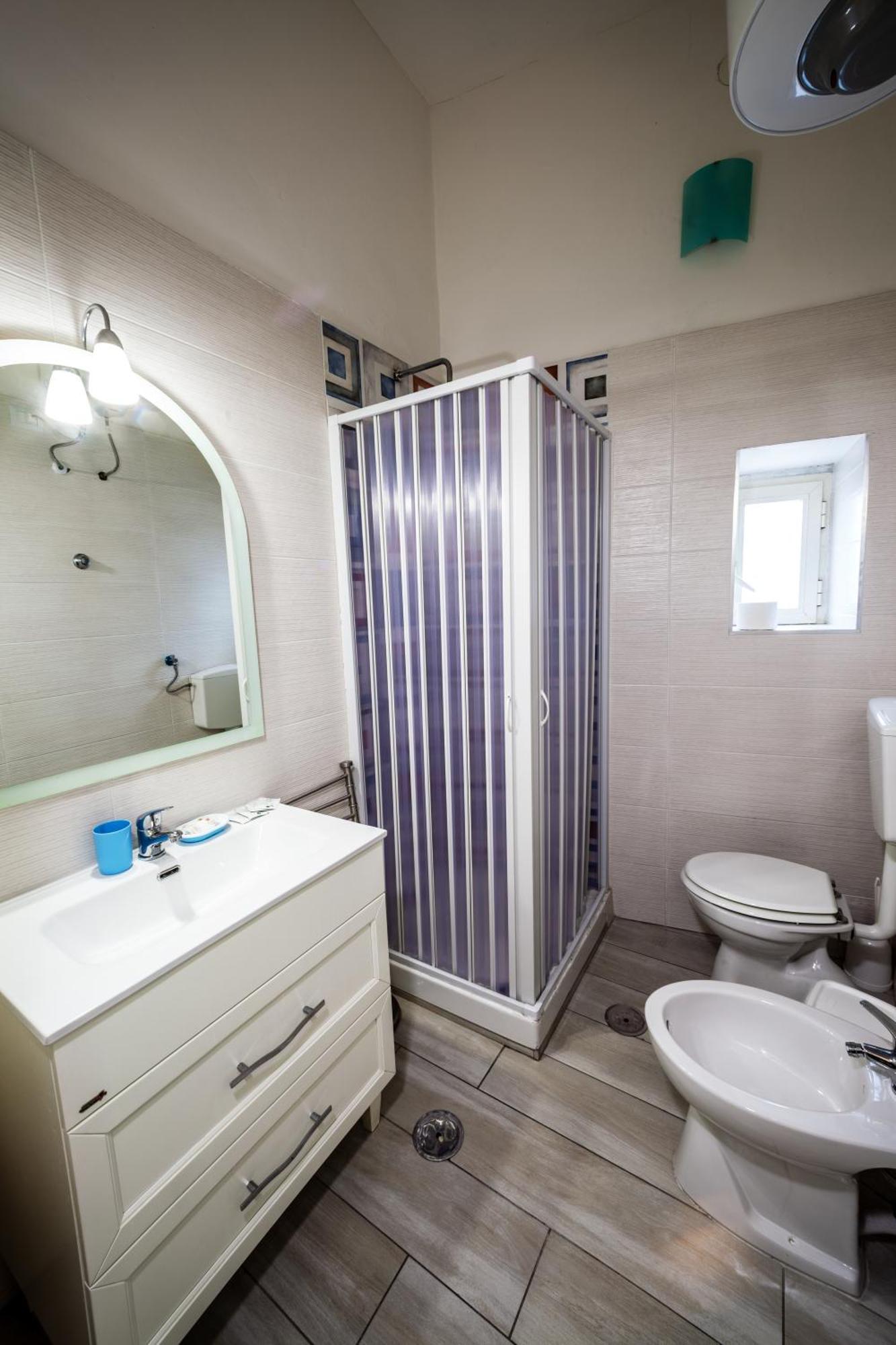 Mh Suites Rooms Apartments บาโคลี ห้อง รูปภาพ